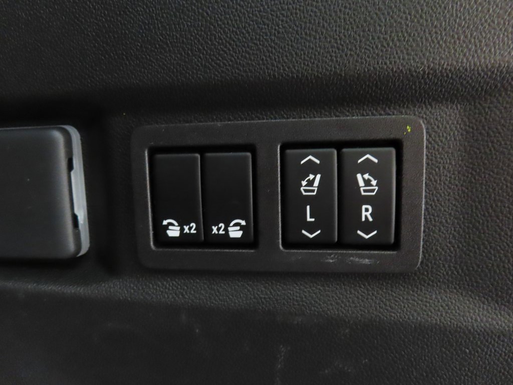 Used 2023 Chevrolet Tahoe High Country image 39