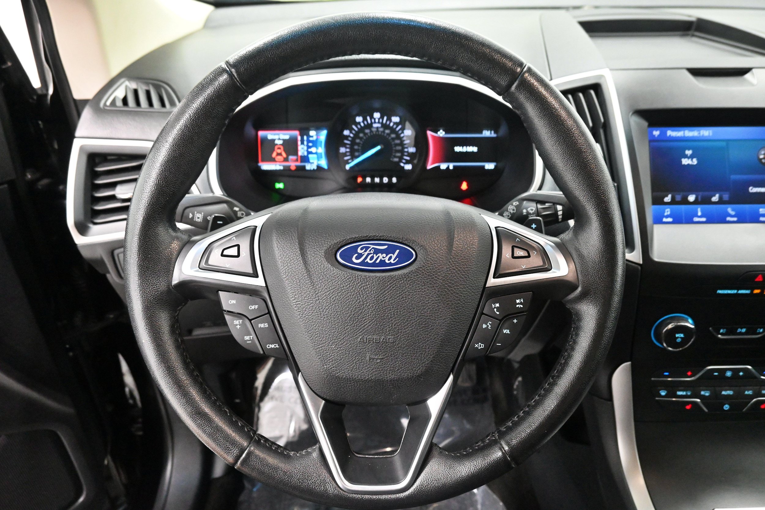 Used 2020 Ford Edge SEL w/ Cold Weather Package AWD/4WD image 7