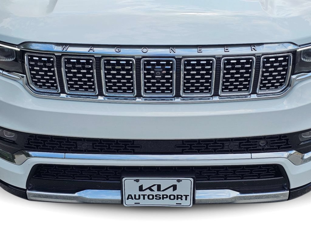 Used 2023 Jeep Grand Wagoneer L Series III AWD/4WD image 3