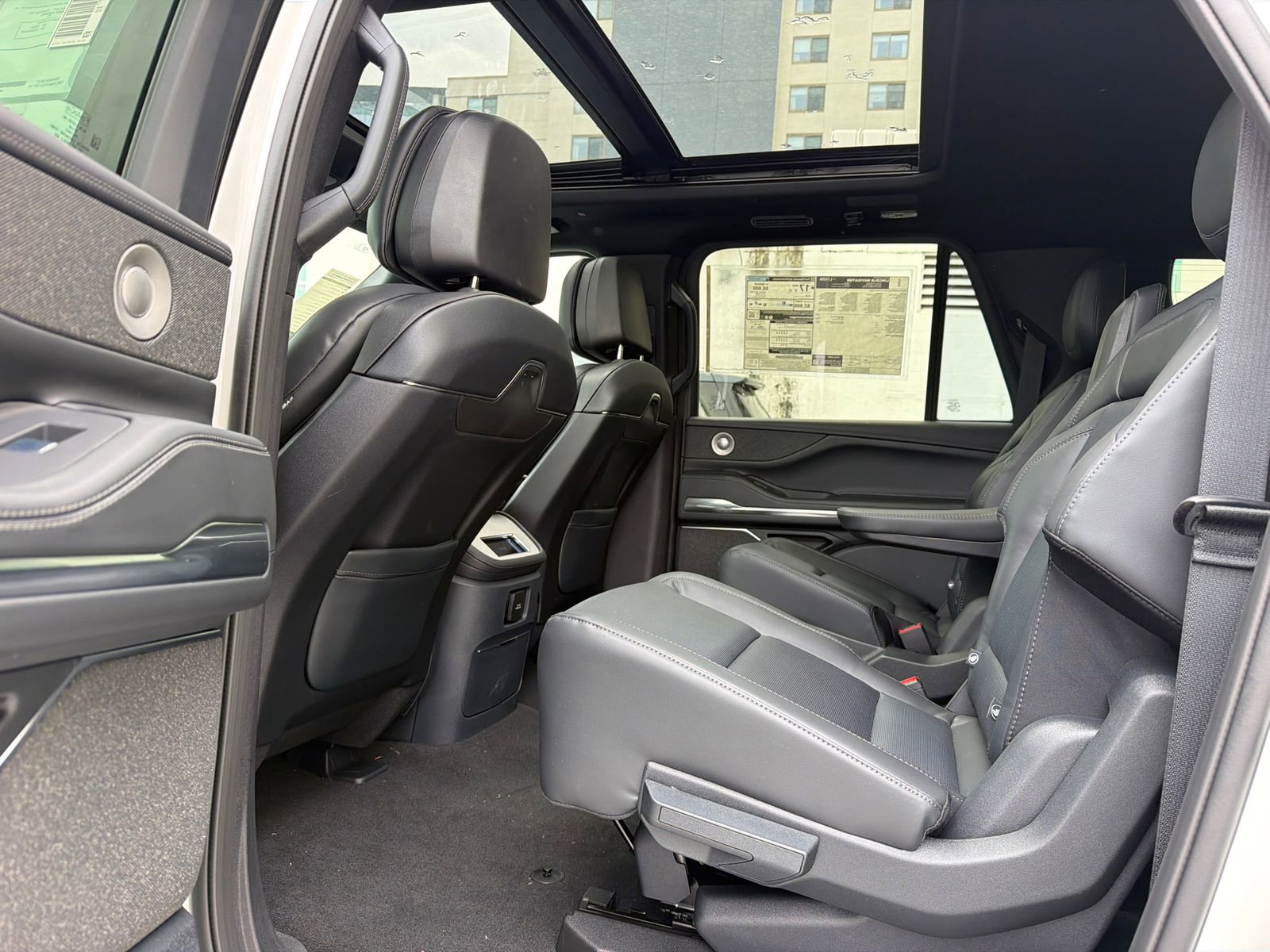 New 2026 Lincoln Navigator L Reserve w/ Jet Appearance Package AWD/4WD image 19