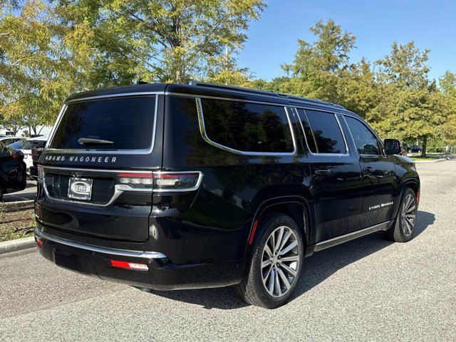 Used 2023 Jeep Grand Wagoneer L 4WD w/ Flexible Seating Group image 3