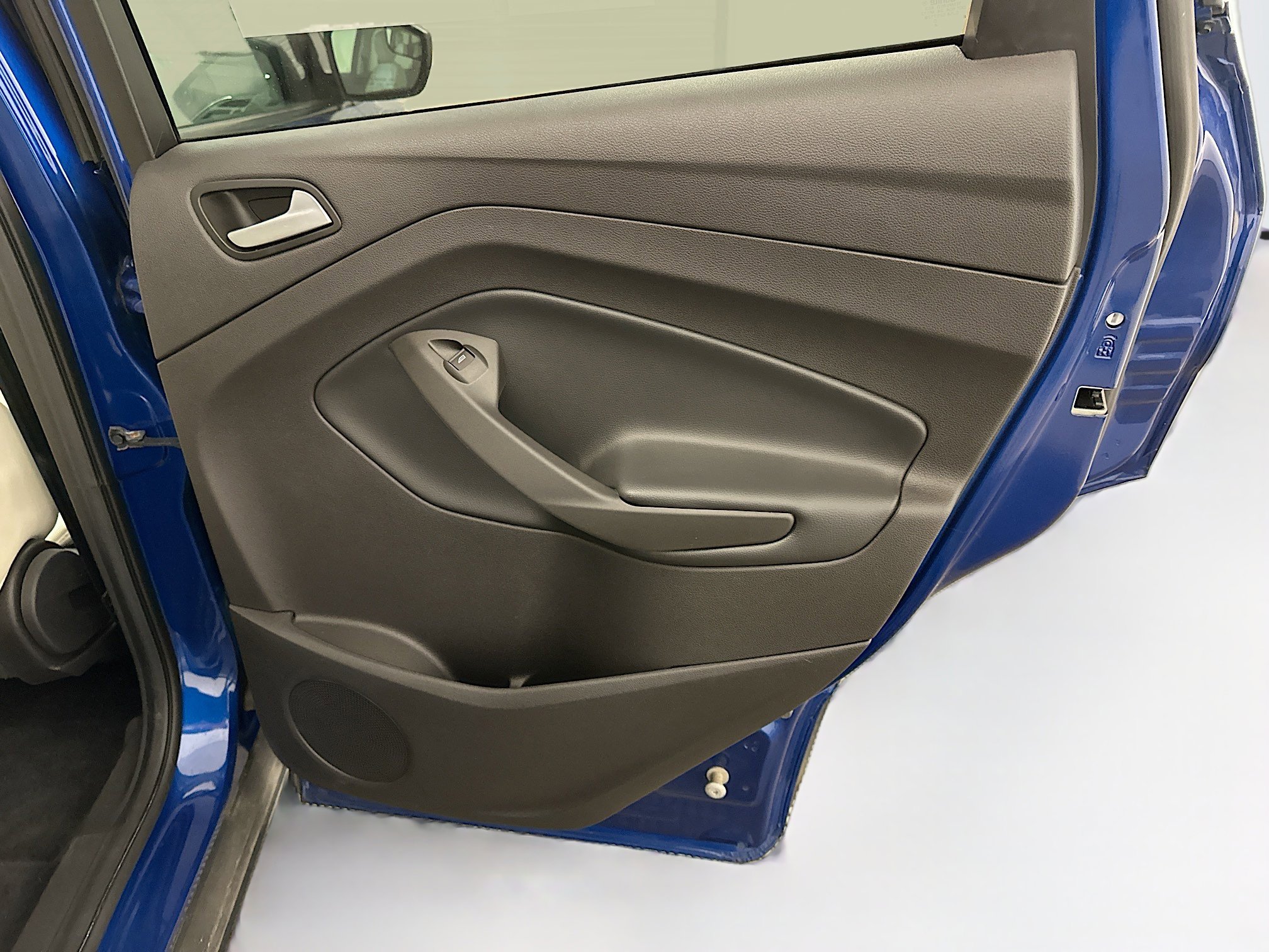 Used 2018 Ford Escape SEL w/ SEL Sport Appearance Package image 33