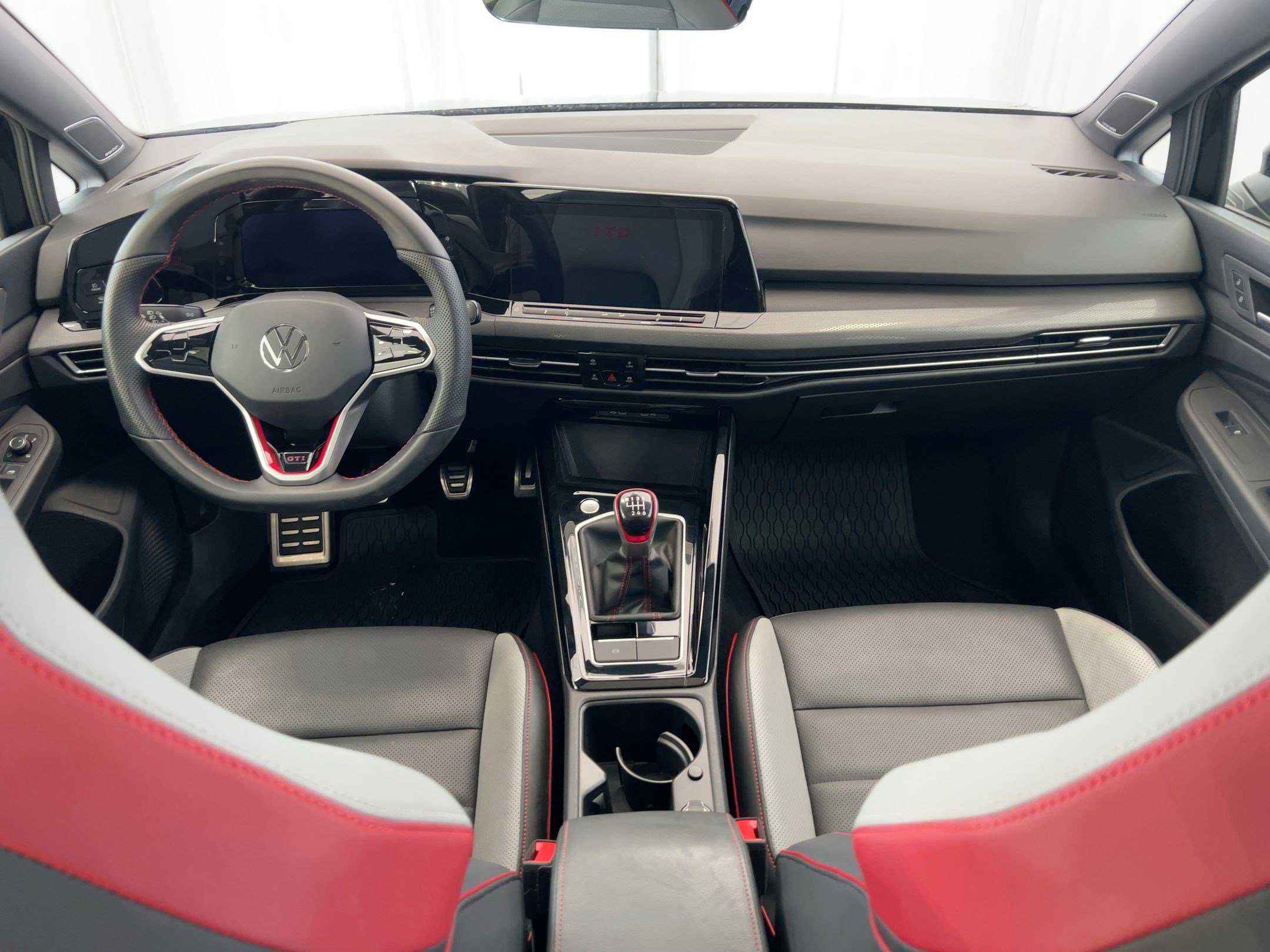Certified 2024 Volkswagen GTI SE image 17