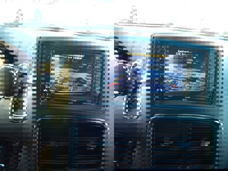 Used 2018 Dodge Grand Caravan SE w/ UConnect Hands-Free Group image 23