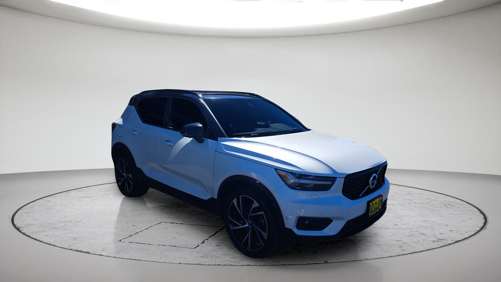 Used 2019 Volvo XC40 T5 R-Design