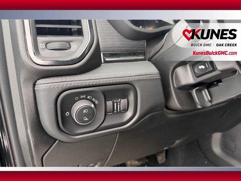 Used 2024 RAM 2500 Limited image 8