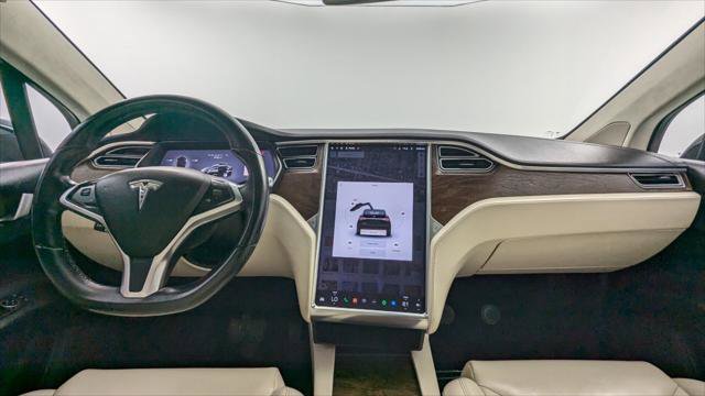 Used 2017 Tesla Model X 75D image 22