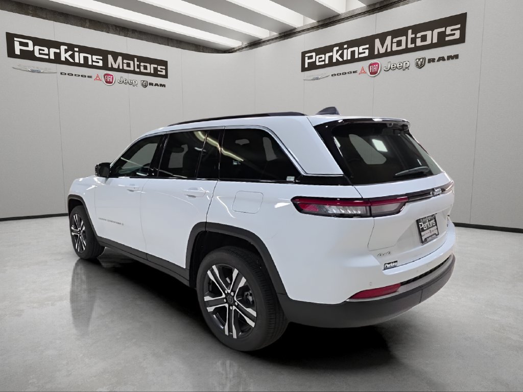 New 2027 Jeep Grand Cherokee Limited AWD/4WD image 3