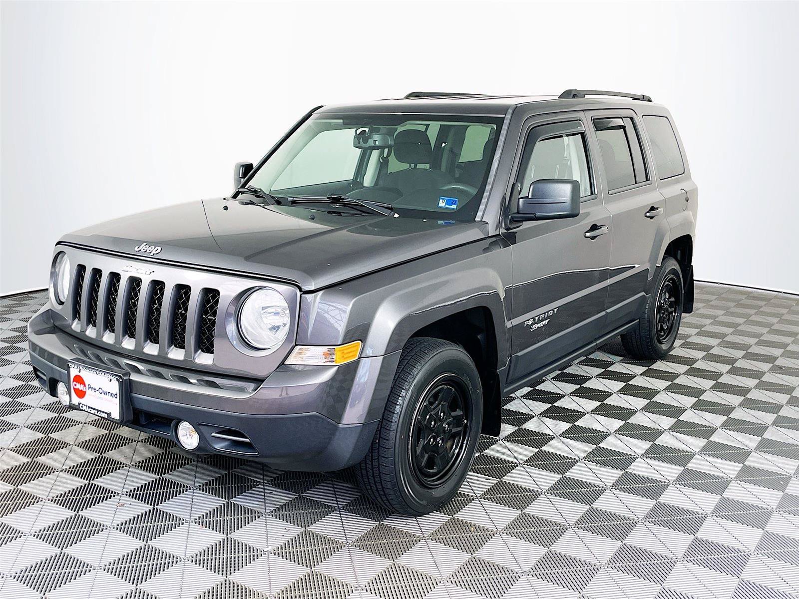 Used 2017 Jeep Patriot Sport w/ Power Value Group AWD/4WD image 3