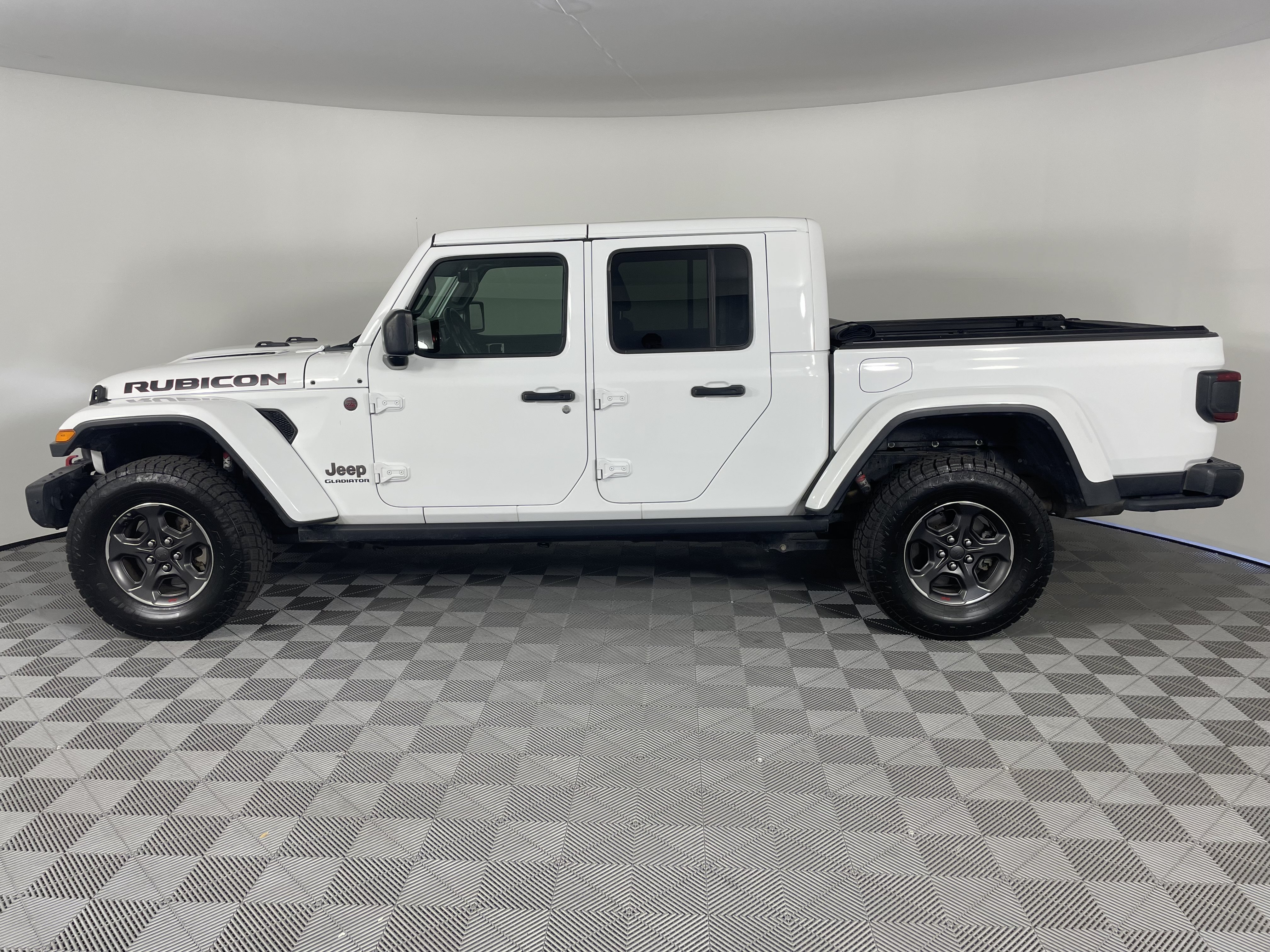 Used 2020 Jeep Gladiator Rubicon AWD/4WD image 2