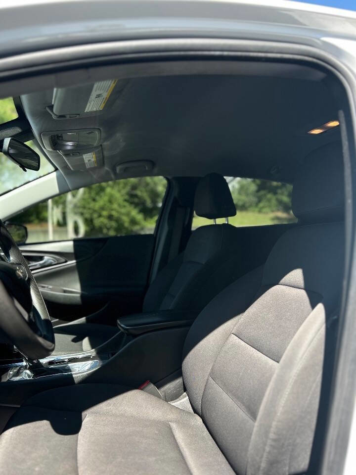 Used 2020 Chevrolet Malibu LT image 9