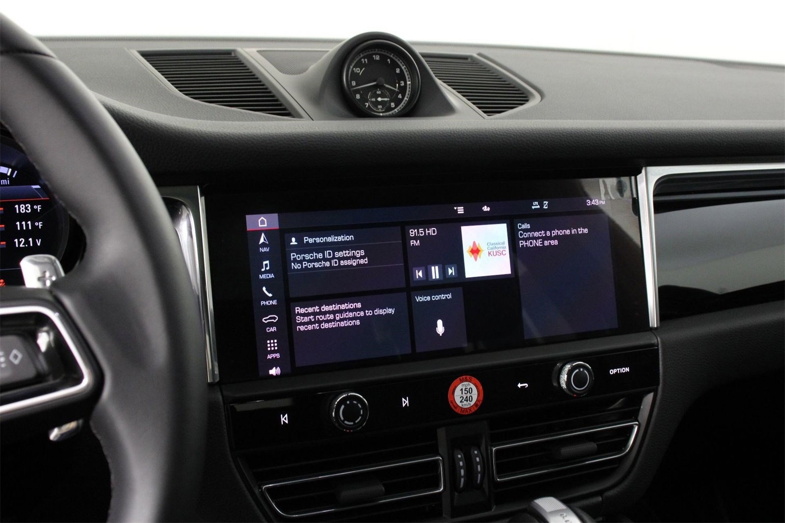 Used 2025 Porsche Macan image 13