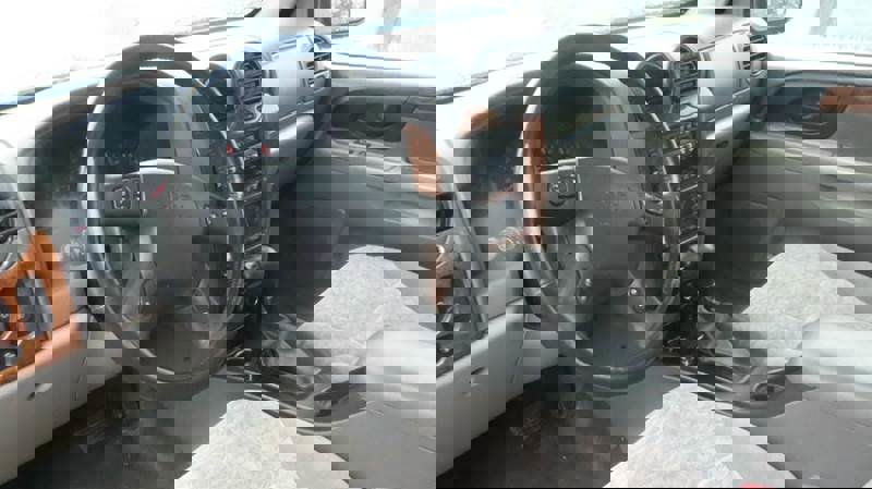 Used 2003 Isuzu Ascender S image 7