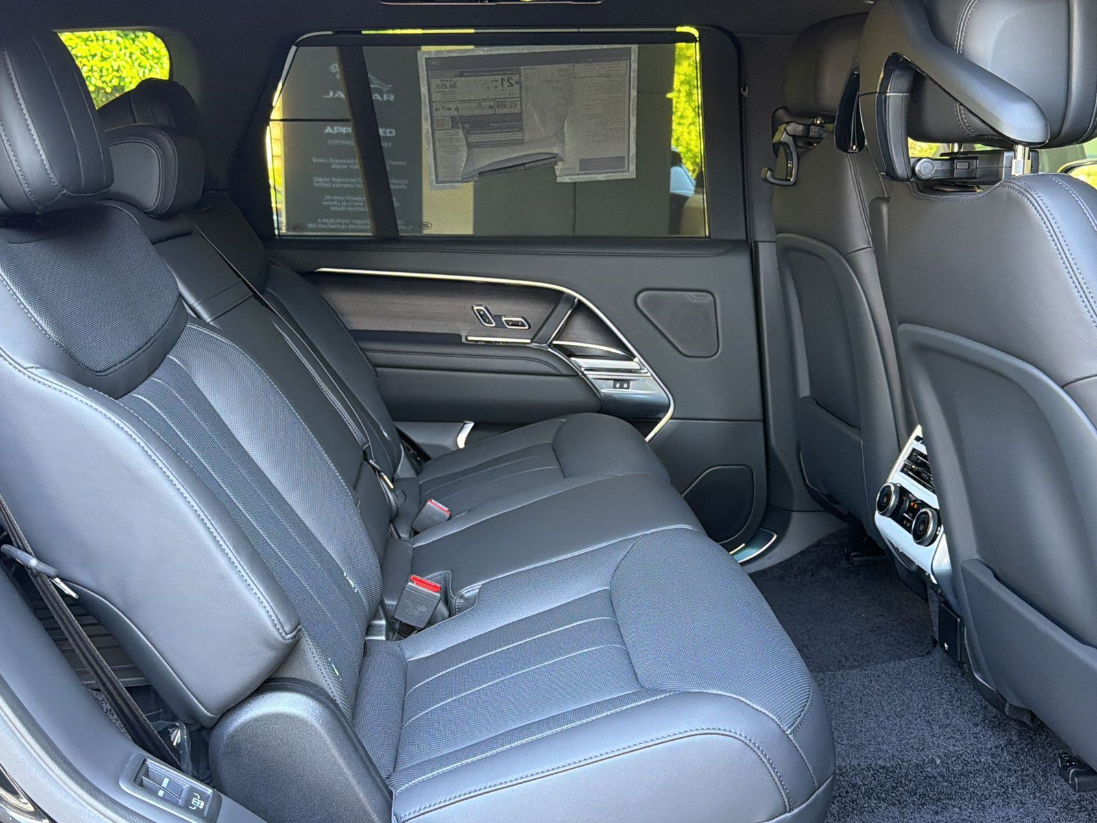 New 2026 Land Rover Range Rover Long Wheelbase SE AWD/4WD image 31