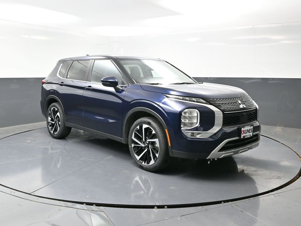 Used 2024 Mitsubishi Outlander AWD image 5