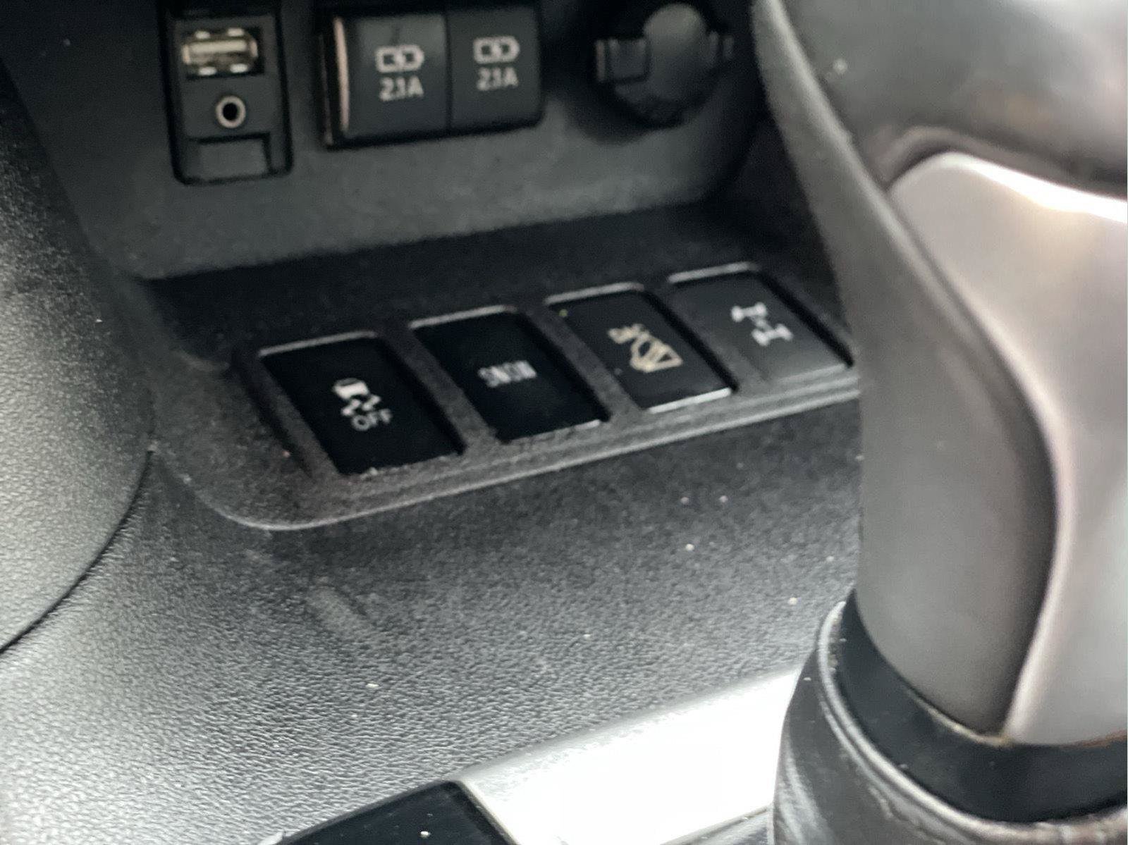 Used 2018 Toyota Highlander XLE AWD/4WD image 38