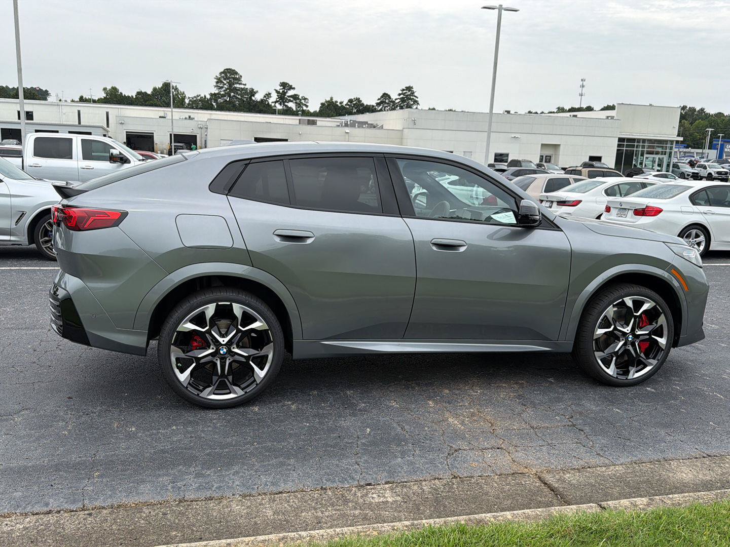 New 2026 BMW X2 xDrive28i w/ Technology Package AWD/4WD image 7