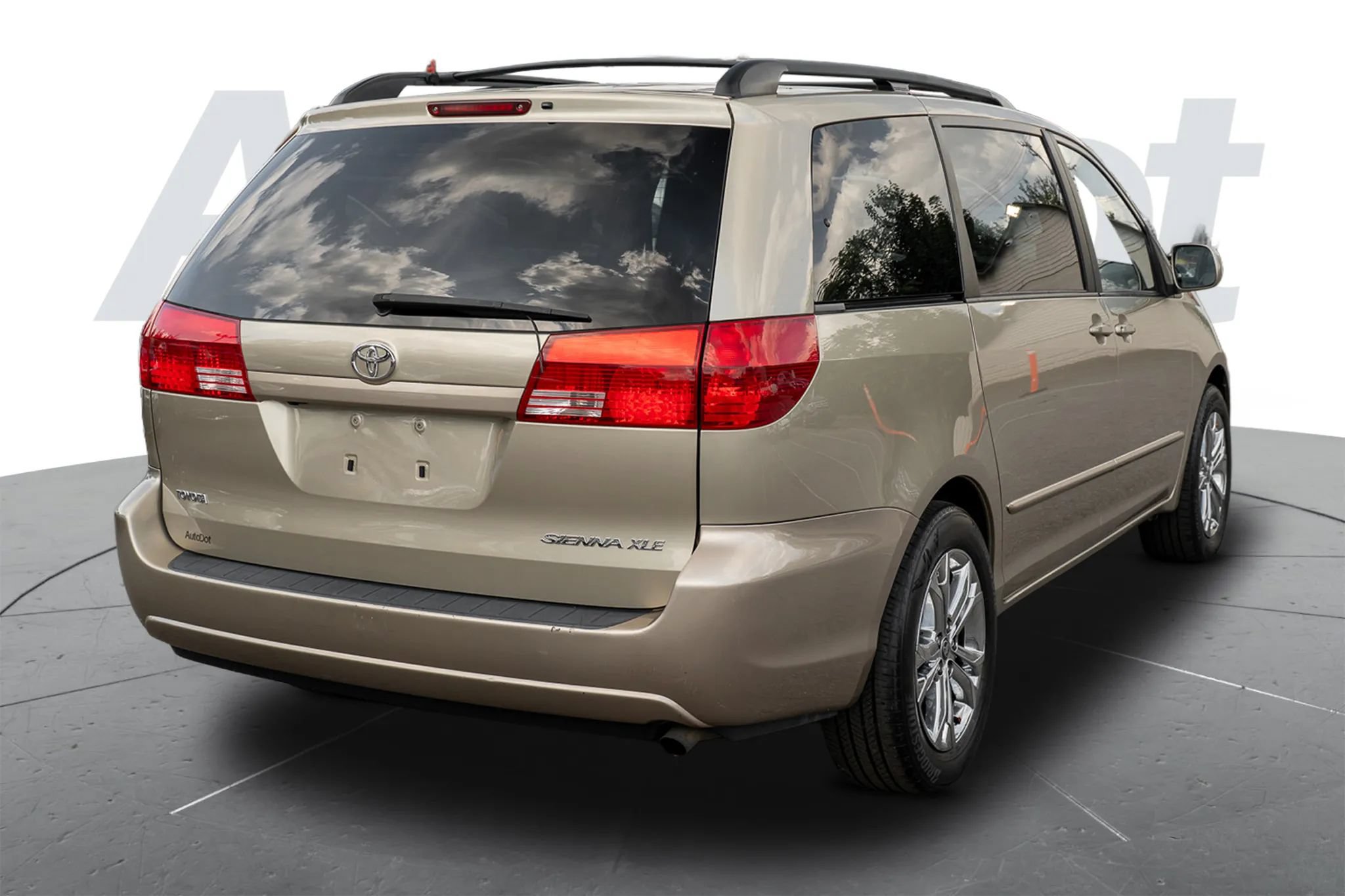 Used 2004 Toyota Sienna XLE FWD image 3