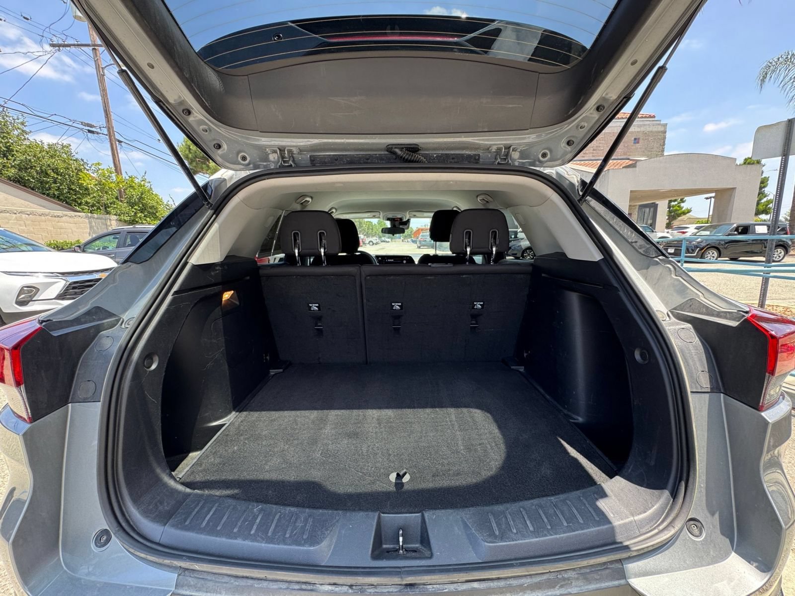 Used 2025 Chevrolet TrailBlazer LT FWD image 30