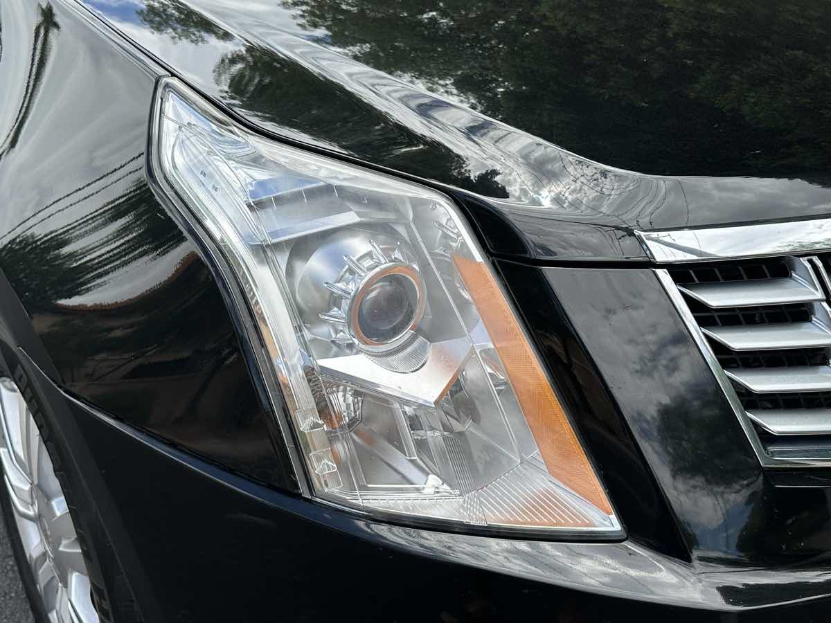 Used 2016 Cadillac SRX Luxury w/ Driver Awareness Package FWD image 51