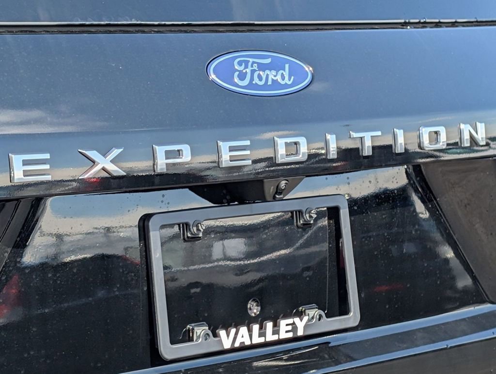 New 2026 Ford Expedition Platinum image 14