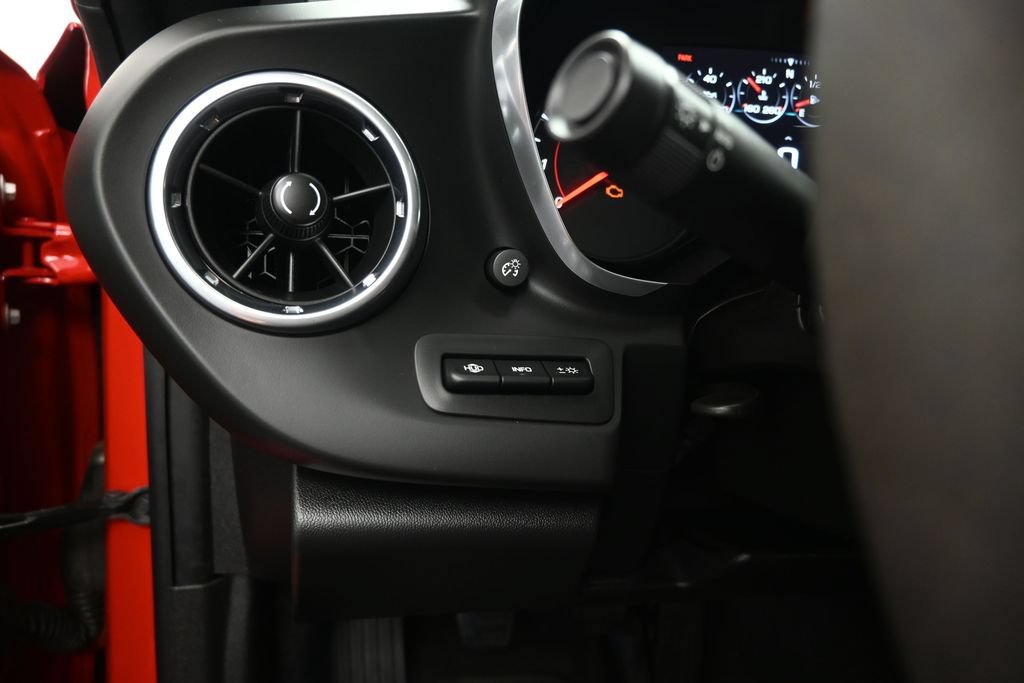 Used 2018 Chevrolet Camaro SS RWD image 10