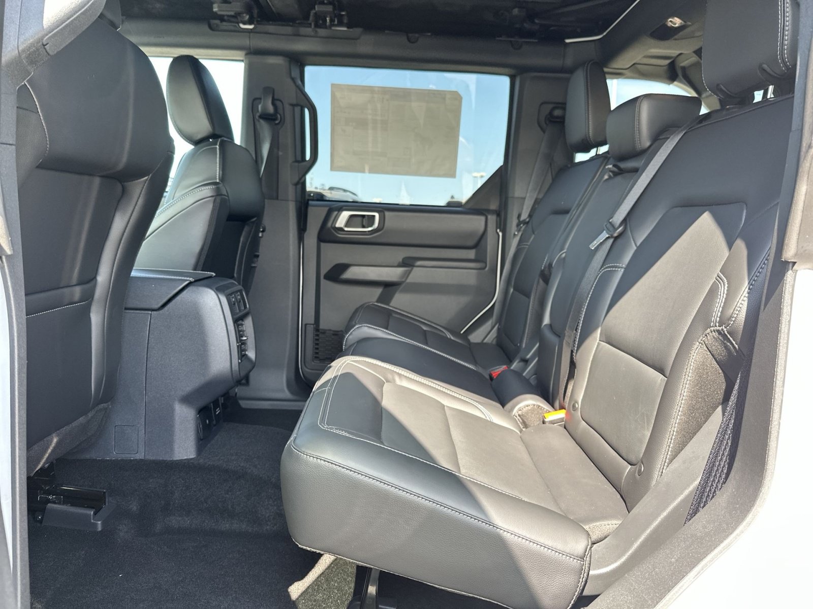 New 2025 Ford Bronco Outer Banks w/ Sasquatch Package AWD/4WD image 25