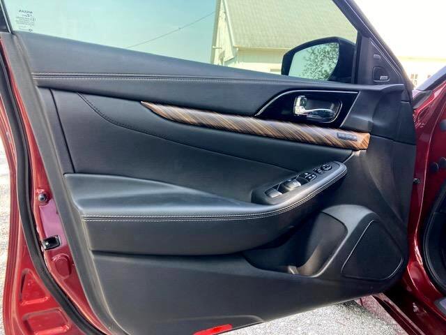 Used 2017 Nissan Maxima Platinum image 15