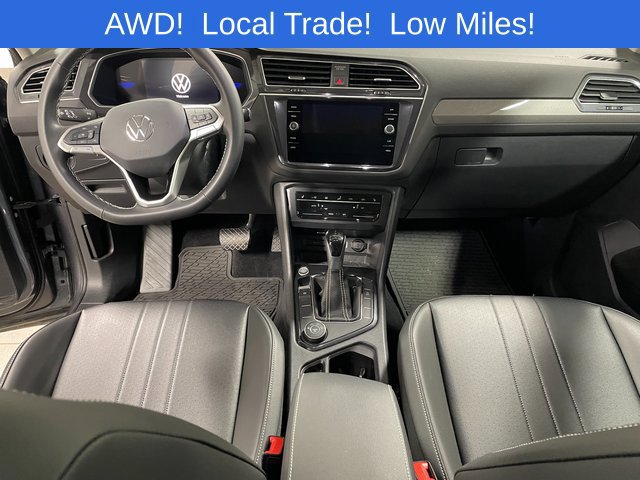 Used 2024 Volkswagen Tiguan SE w/ Panoramic Sunroof Package AWD/4WD image 13