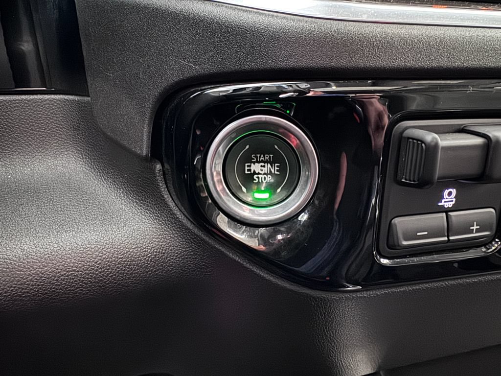 Certified 2022 Chevrolet Silverado 1500 LTZ w/ LTZ Convenience Package II AWD/4WD image 23