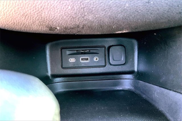 Used 2022 Chevrolet Equinox RS w/ RS Leather Package image 22