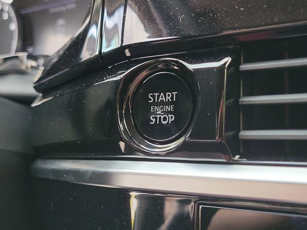 New 2025 Nissan Pathfinder SV image 34