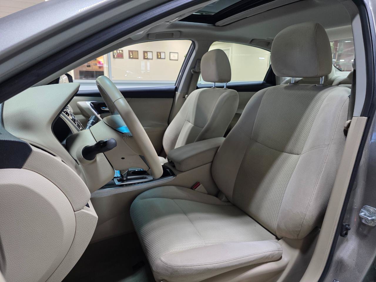 Used 2014 Nissan Altima 2.5 SV w/ Convenience Package FWD image 15