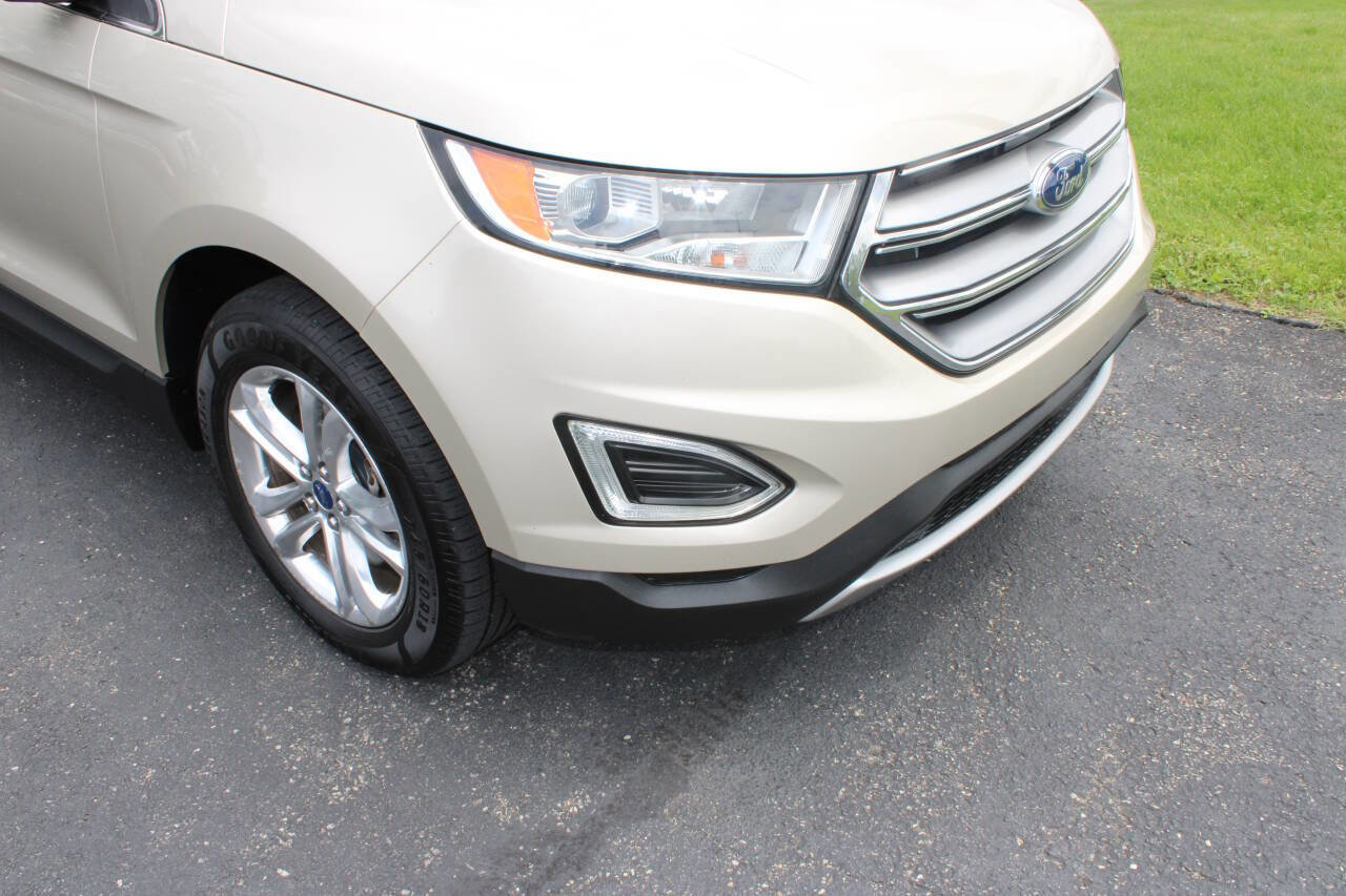 Used 2017 Ford Edge SEL w/ Equipment Group 201A AWD/4WD image 4