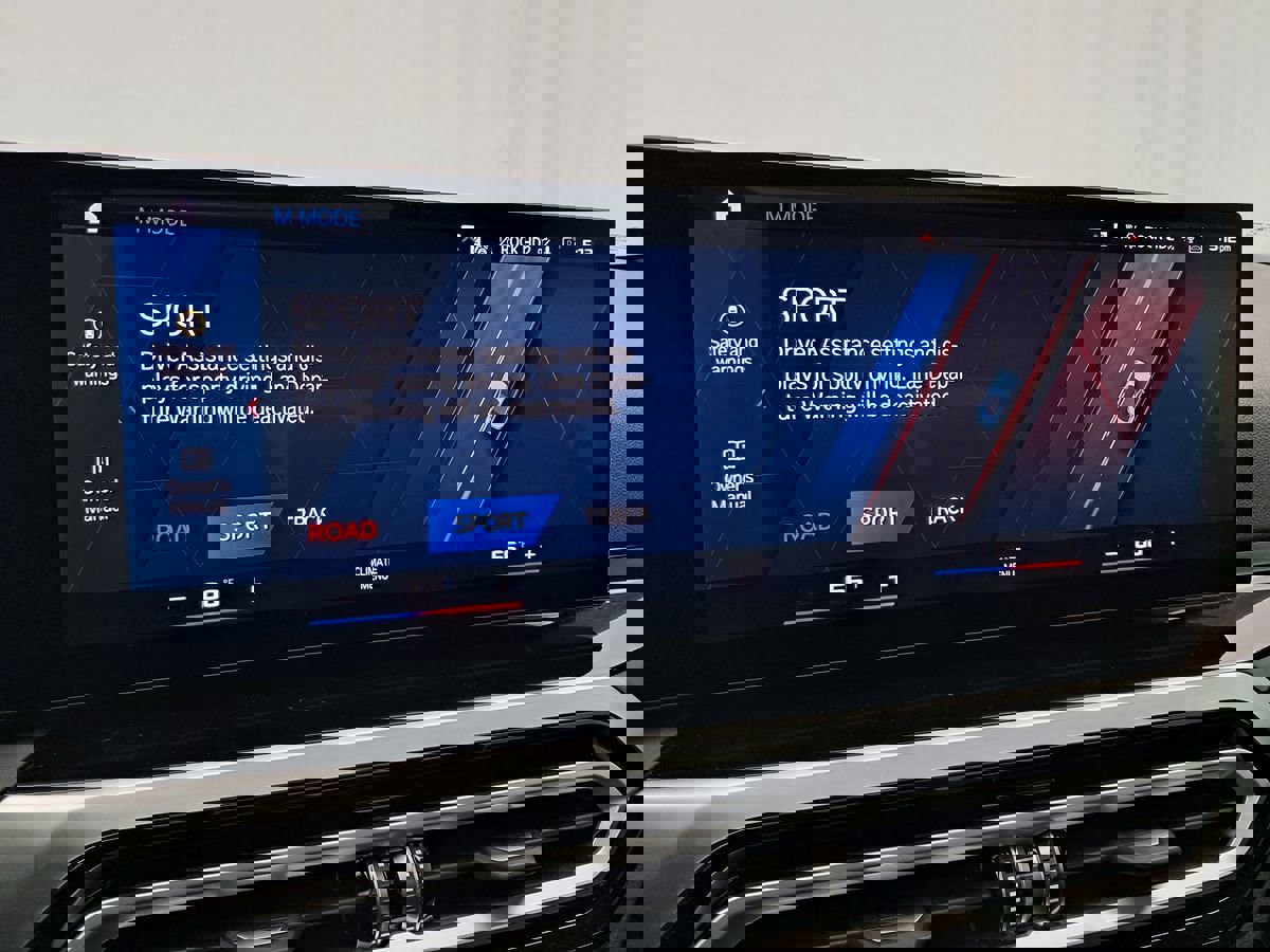 Used 2024 BMW M2 w/ Lighting Package image 24