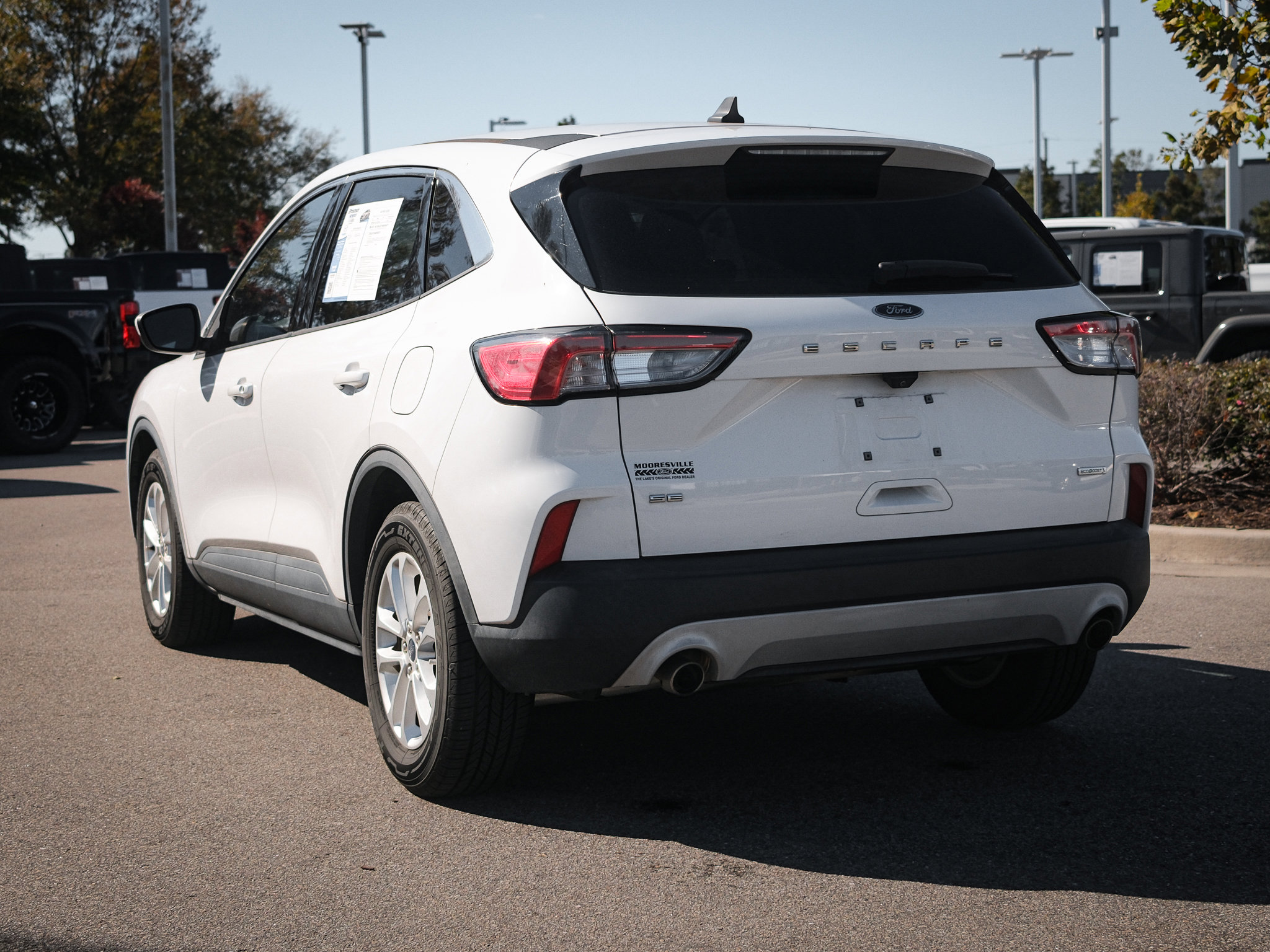 Used 2020 Ford Escape SE image 8