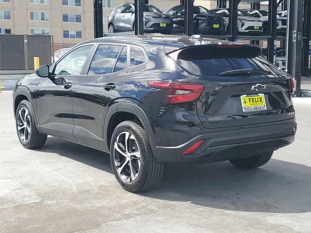 New 2026 Chevrolet Trax RS w/ Sunroof Package FWD image 5