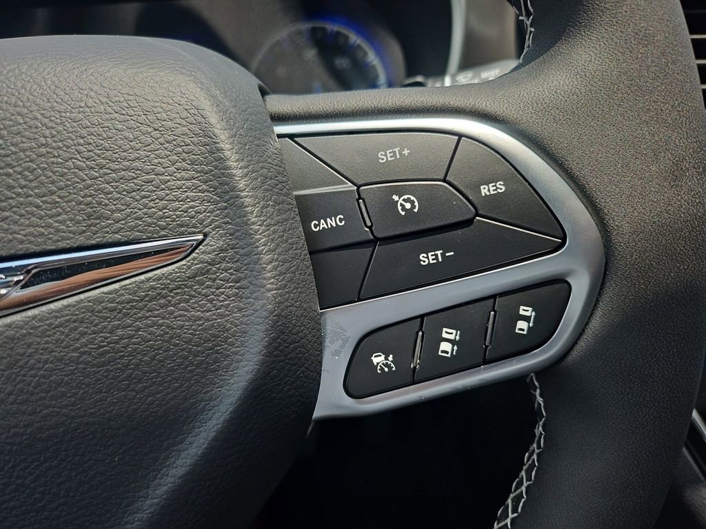 New 2025 Chrysler Voyager LX image 25