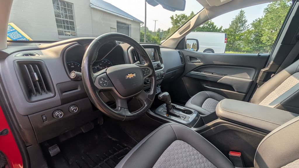 Used 2017 Chevrolet Colorado Z71 AWD/4WD image 6