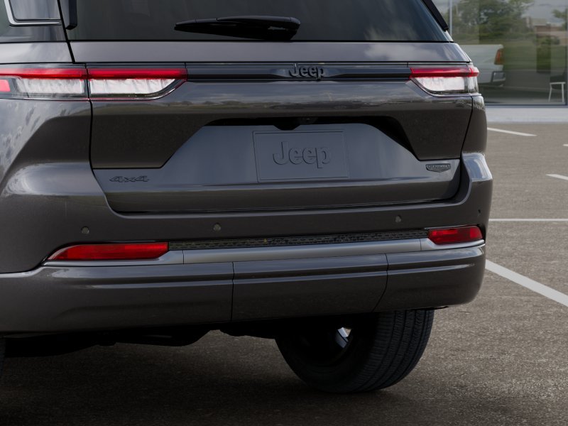 New 2026 Jeep Grand Cherokee Summit w/ Obsidian Package AWD/4WD image 15
