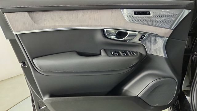 New 2026 Volvo XC90 T8 Ultra w/ Lounge Package AWD/4WD image 9