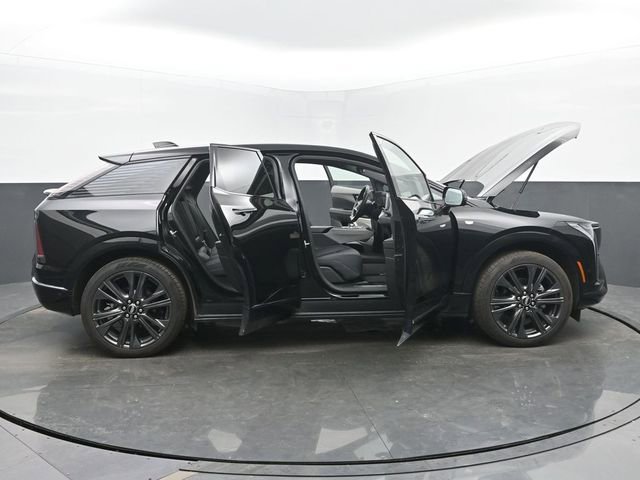 New 2026 Cadillac Optiq Sport 2 w/ LPO, Floor Liner Package image 57