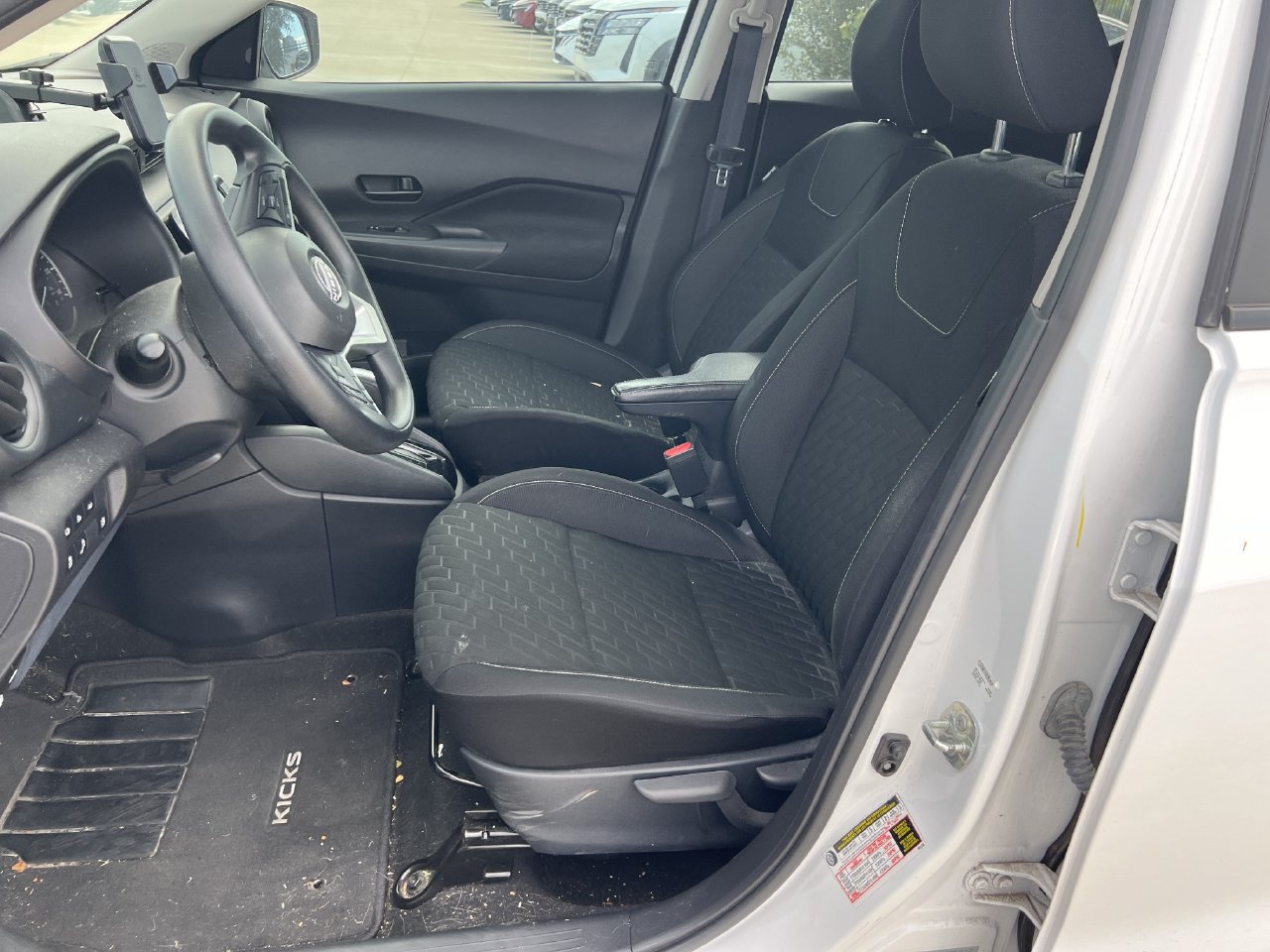 Used 2022 Nissan Kicks S FWD image 8