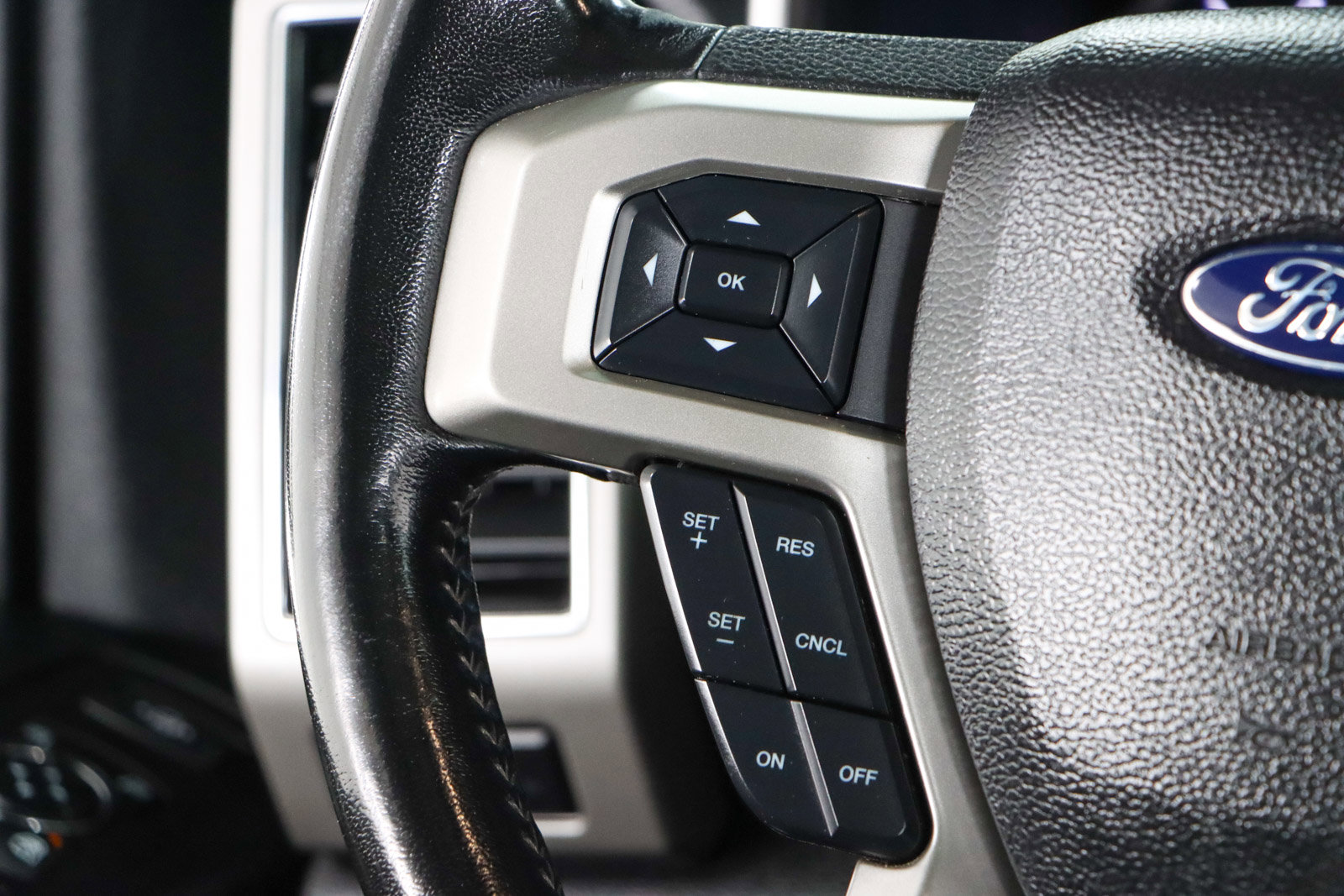 Used 2021 Ford F250 Lariat image 13