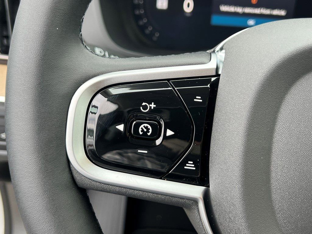 New 2026 Volvo XC60 T8 Core w/ Climate Package image 19