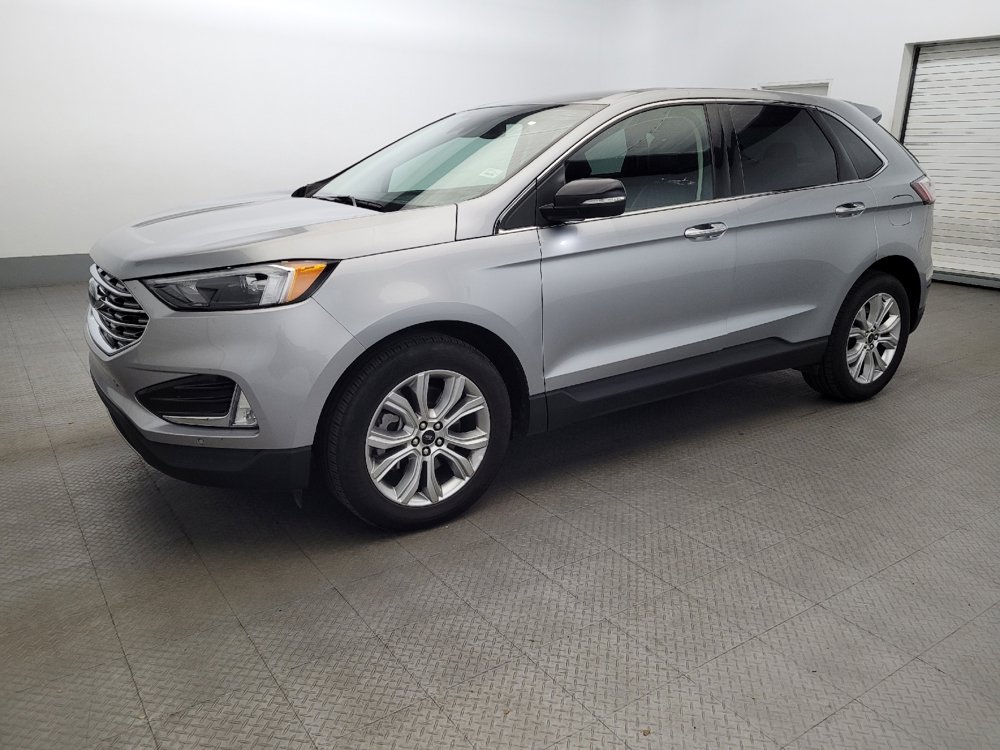 Used 2024 Ford Edge Titanium image 2