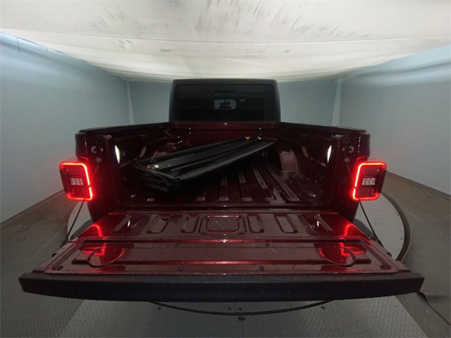Used 2021 Jeep Gladiator Willys image 22