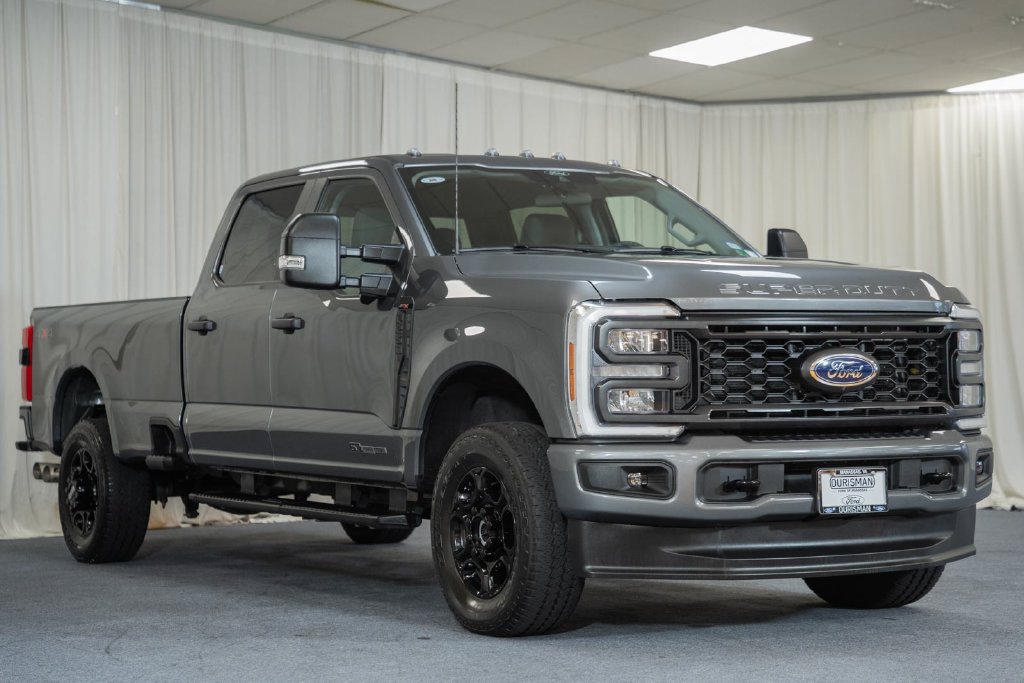 Certified 2025 Ford F250 XL w/ STX Appearance Package AWD/4WD image 1