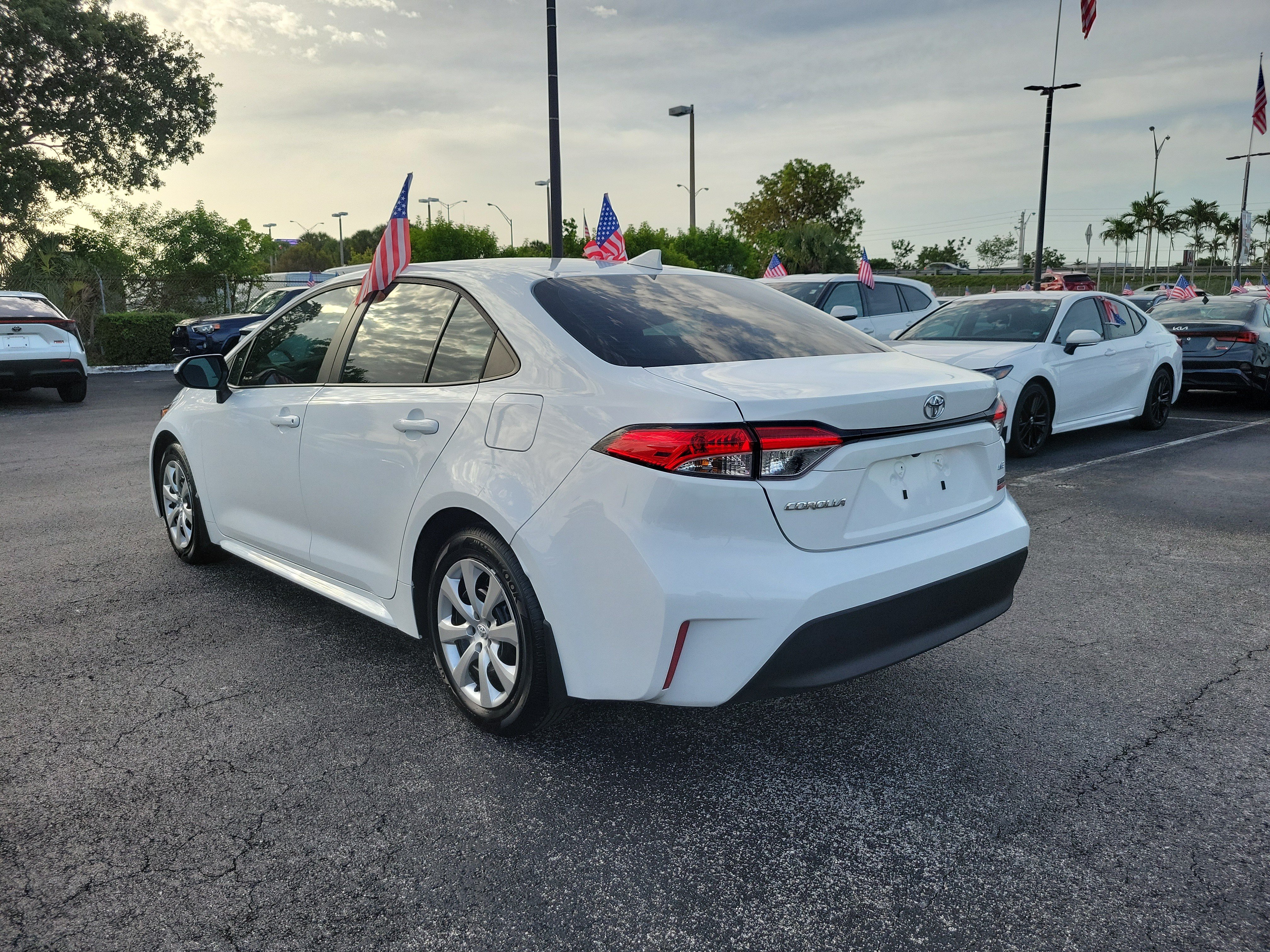 Used 2025 Toyota Corolla LE FWD image 8