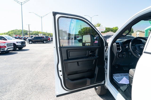 Used 2024 RAM 3500 Tradesman w/ Chrome Appearance Group AWD/4WD image 13